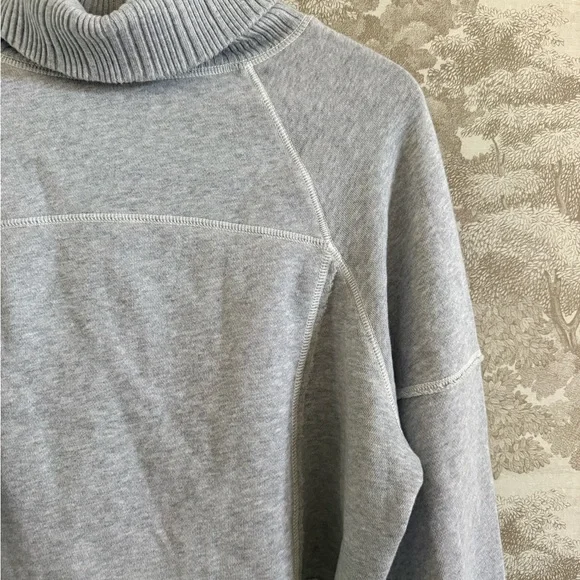 Aerie New Heights turtleneck - Picture 2 of 6